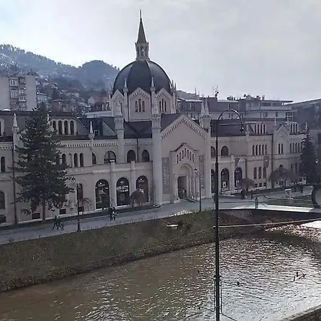 Caruso Balcony Apartament